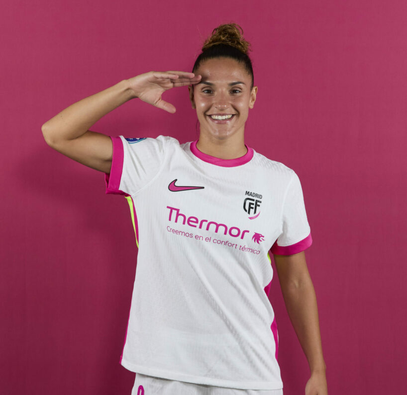Paula León